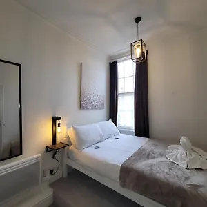 Sea Side Flat 3 With Fast Wifi And Free Parking Apartment Scarborough
